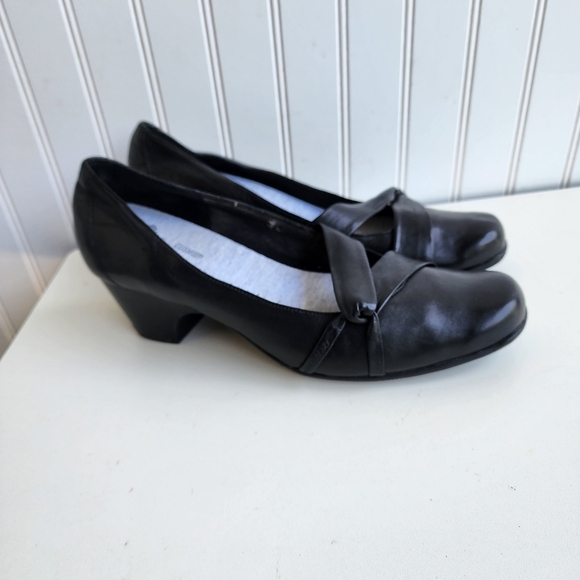 Clarks Women's 84979 Black Genuine Leather Slip-On Pump Heels Comfort 11 M - Picture 1 of 10
